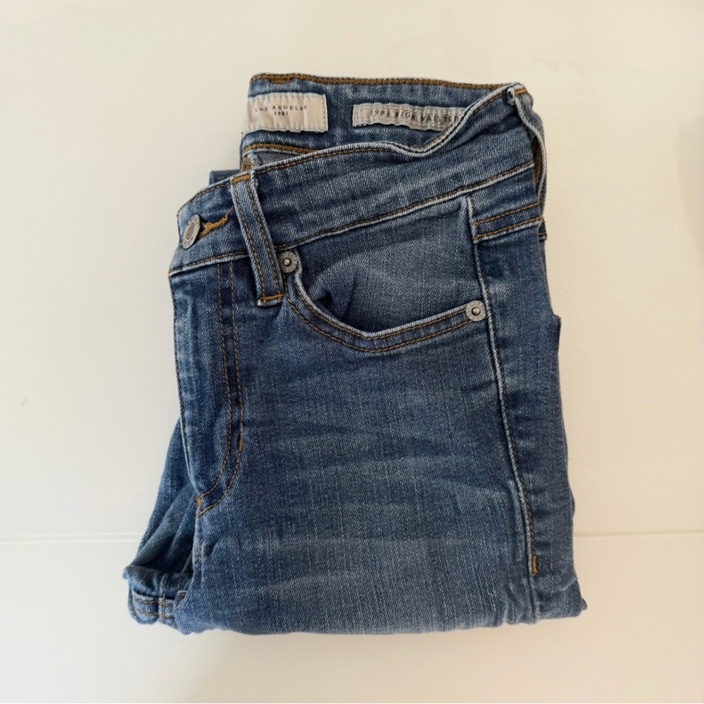 GUESS 1981 High Waisted Jeans
